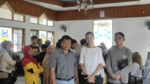 Plt Kadisdik Katingan Pimpin Langsung Registrasi Peserta Didik Sekolah Rakyat