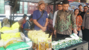 Wabup Katingan Firdaus Apresiasi Antusiasme Warga dalam Gerakan Pangan Murah