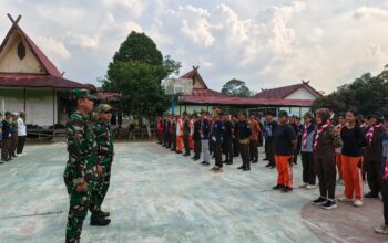 Tingkatkan Kedisiplinan Siswa, Koramil 1019-04/KTT Gelar Pelatihan PBB di SMAN 1 Katingan Tengah