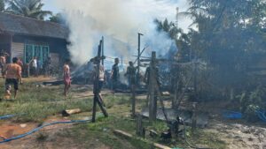 Siang Hari, Satu Rumah di Tumbang Marak Ludes Terbakar