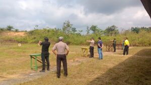 Semarak HUT RI ke-81, Polres Gunung Mas Gelar Lomba Menembak untuk Tingkatkan Kemampuan Personel