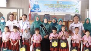 Sinergi Pemkab Dan TP-PKK Katingan Perkuat Dukungan Pendidikan Lewat Bantuan Peralatan Sekolah
