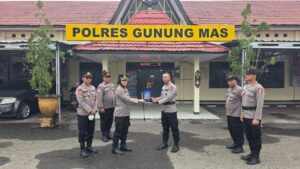 Tuntas Bertugas Edukasi Karhutla, Kapolres Gunung Mas Melepas Tiga Pasis SIP Kembali ke Lemdiklat Polri