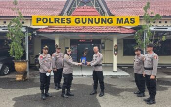 Tuntas Bertugas Edukasi Karhutla, Kapolres Gunung Mas Melepas Tiga Pasis SIP Kembali ke Lemdiklat Polri