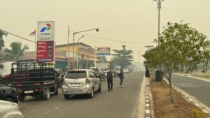 Satreskrim Polres Gunung Mas Sosialisasikan Tertib Antrean dan Pengisian BBM di SPBU Kuala Kurun