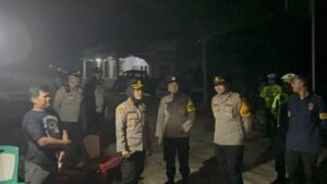 Kapolres Gunung Mas Pimpin Patroli Skala Besar dan Salurkan Logistik untuk Pos Pantau Karhutla