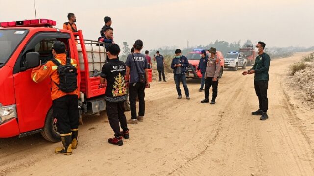 Asap Tebal Hambat Pemantauan Drone, Tim Gabungan Lakukan Ground Check Titik Panas di Gunung Mas